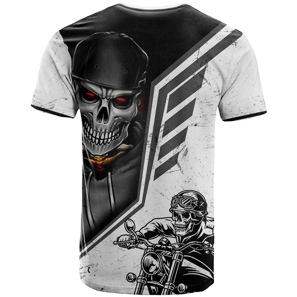 skull-t-shirt-riding-motocycle