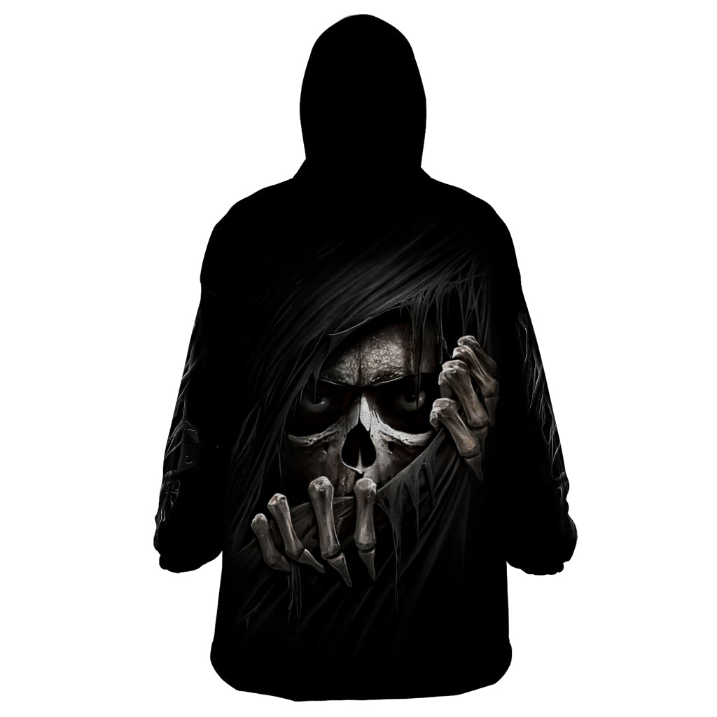 skull-wearable-blanket-hoodie-evil-skeleton-look-inside