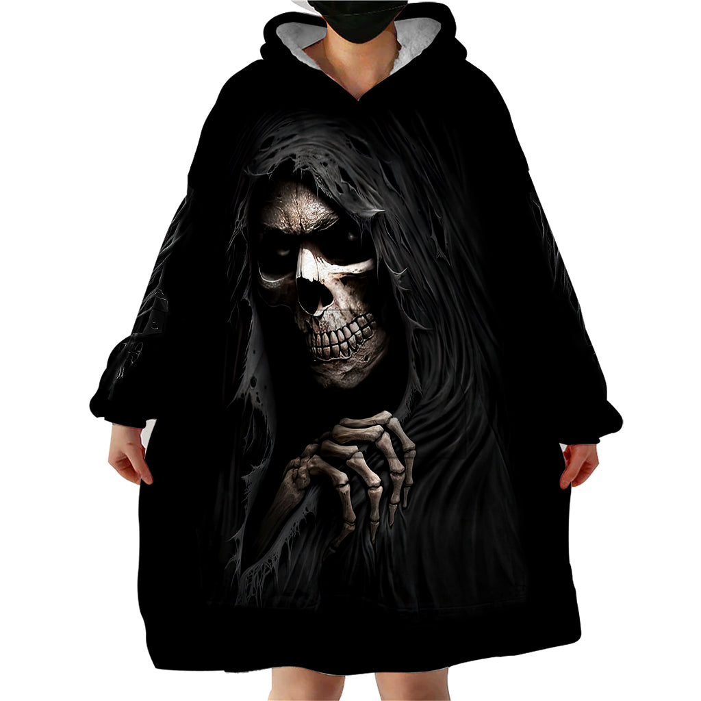 skull-wearable-blanket-hoodie-evil-skeleton-look-inside