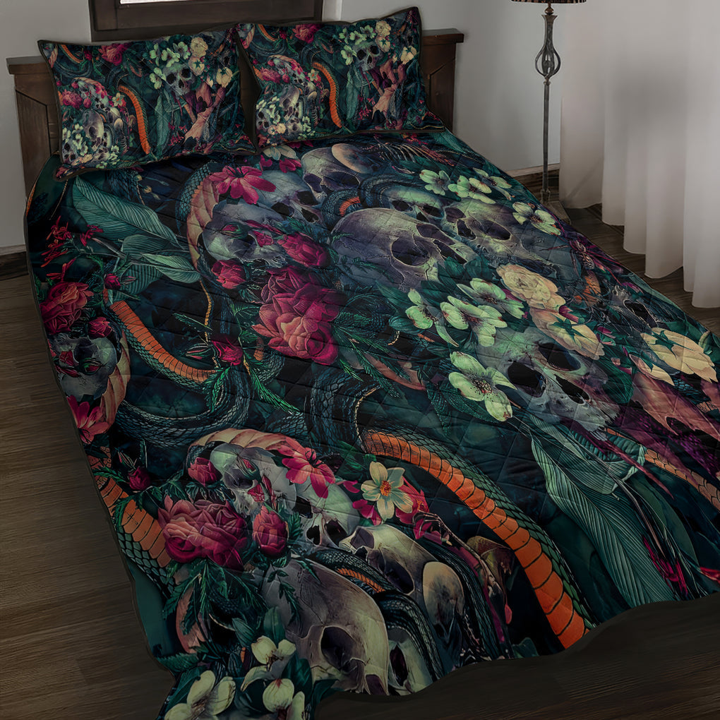 skulls-and-snakes-quilt-bed-set