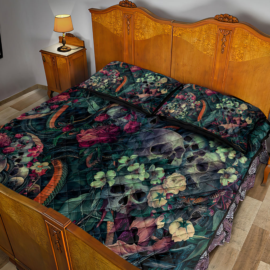 skulls-and-snakes-quilt-bed-set