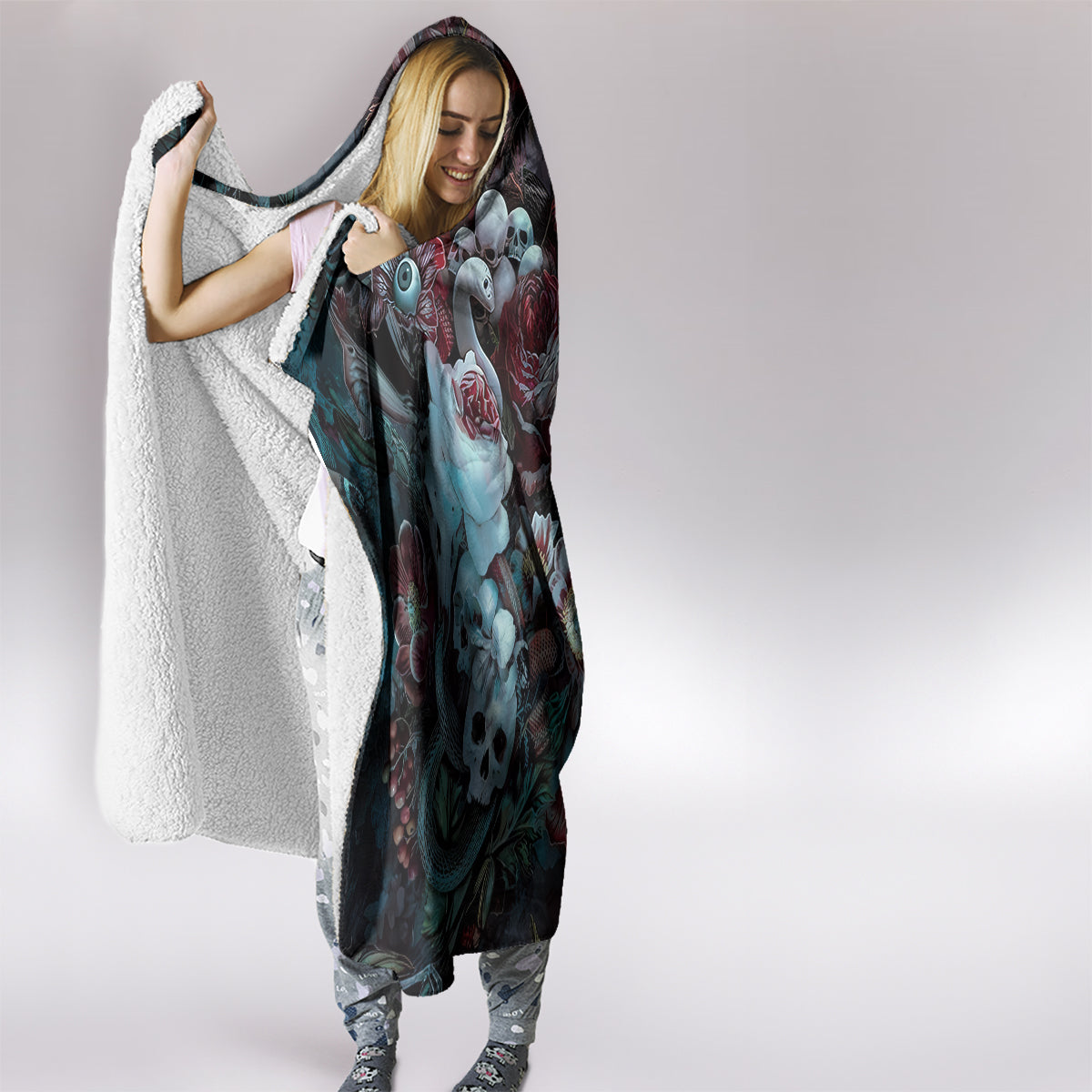 eyes-of-darkness-hooded-blanket