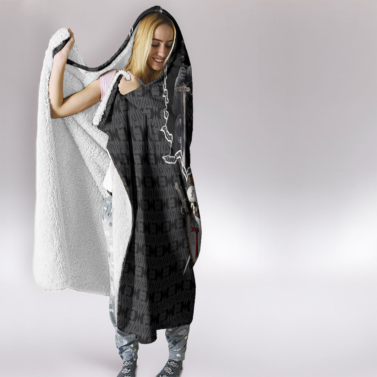 personalised-knights-templar-warrior-skull-hooded-blanket
