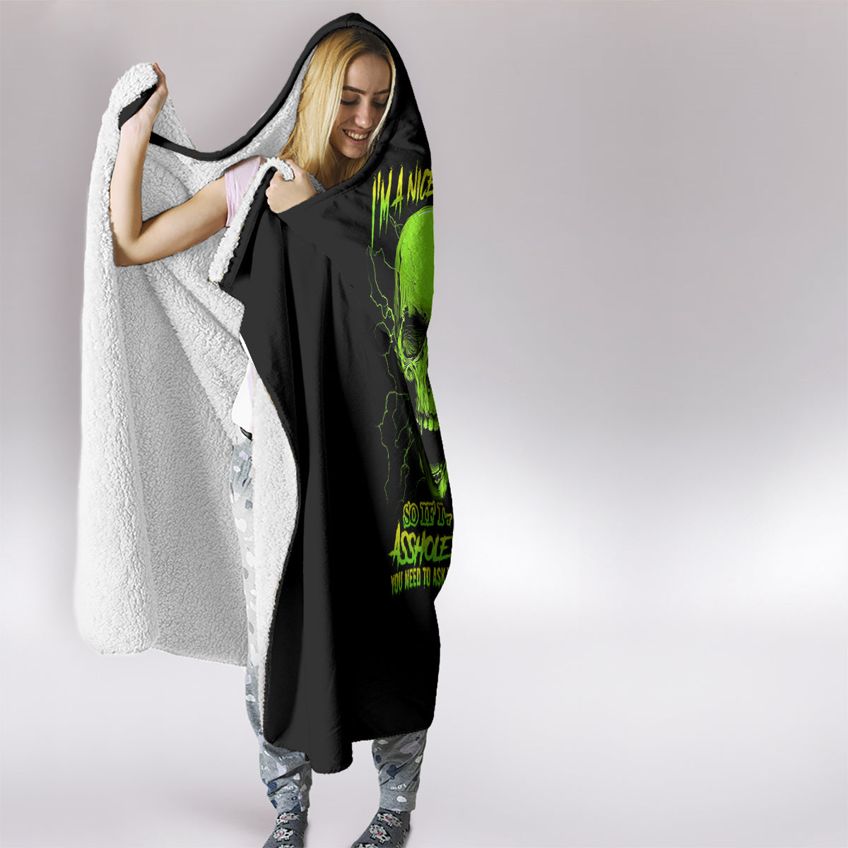 im-a-nice-person-skull-hooded-blanket