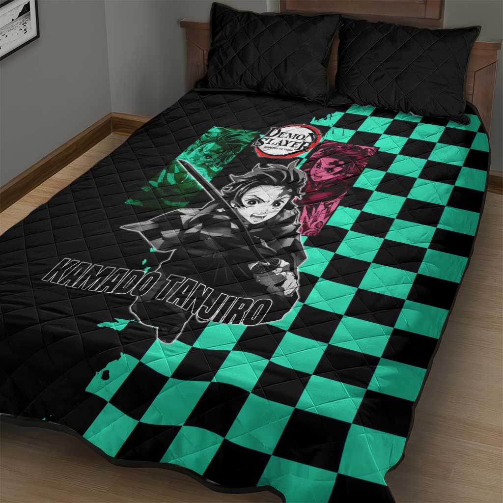 Tanjiro Kamado from Demon Slayer Quilt Bed Set with Green Black Checkered Pattern and Water Breathing Sword Pose Design - The Mazicc