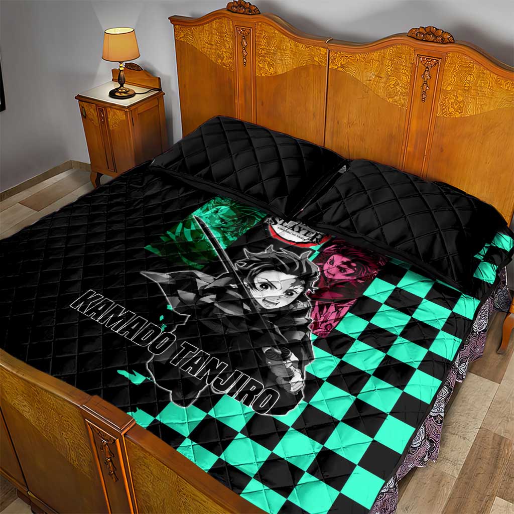 Tanjiro Kamado from Demon Slayer Quilt Bed Set with Green Black Checkered Pattern and Water Breathing Sword Pose Design - The Mazicc