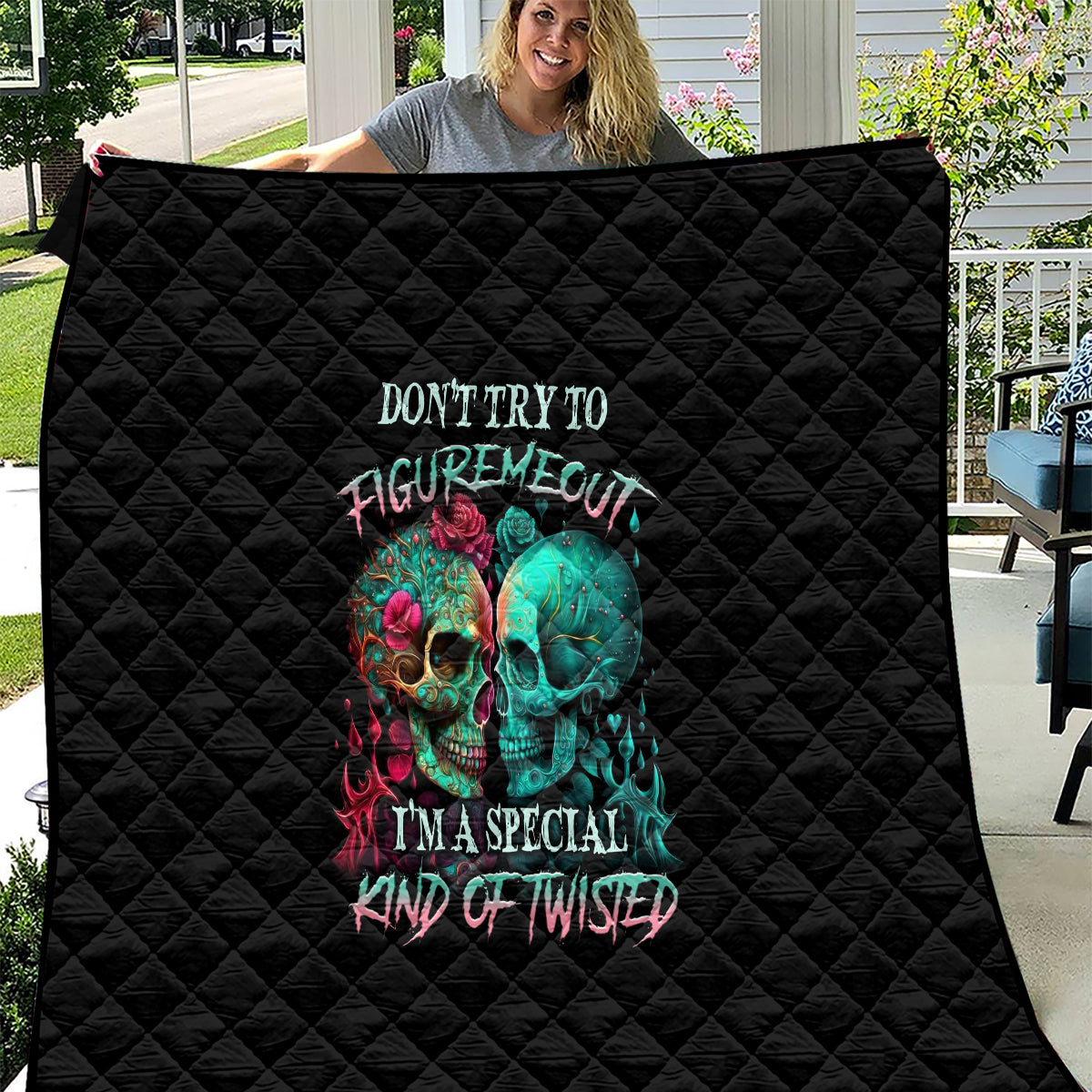 dont-try-to-figure-me-out-skull-quilt
