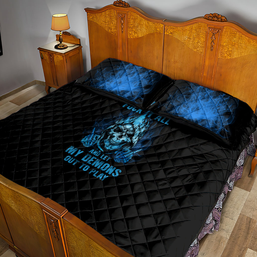 my-demons-out-to-play-skull-quilt-bed-set
