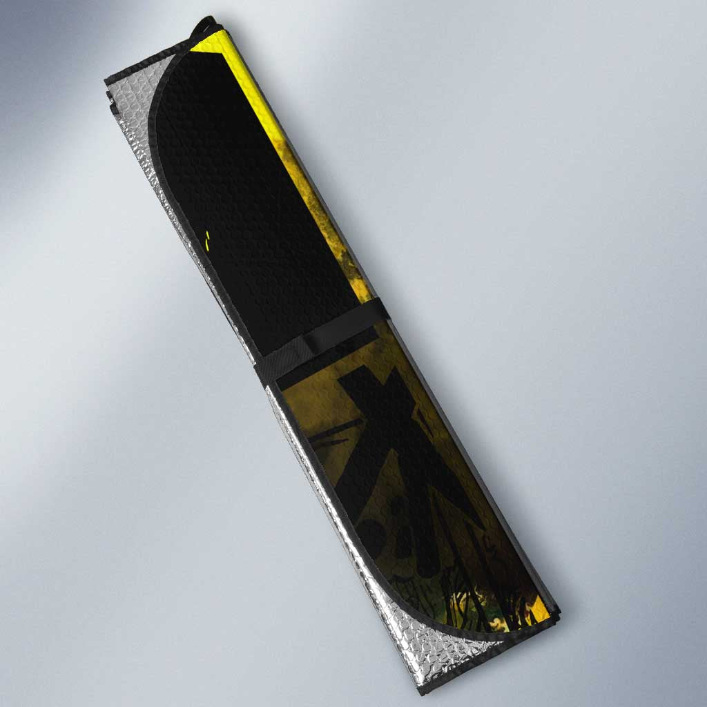 Trafalgar Law One Piece Yellow and Black Theme Auto Sun Shade with Jolly Roger Symbol and Manga Panel Design - The Mazicc