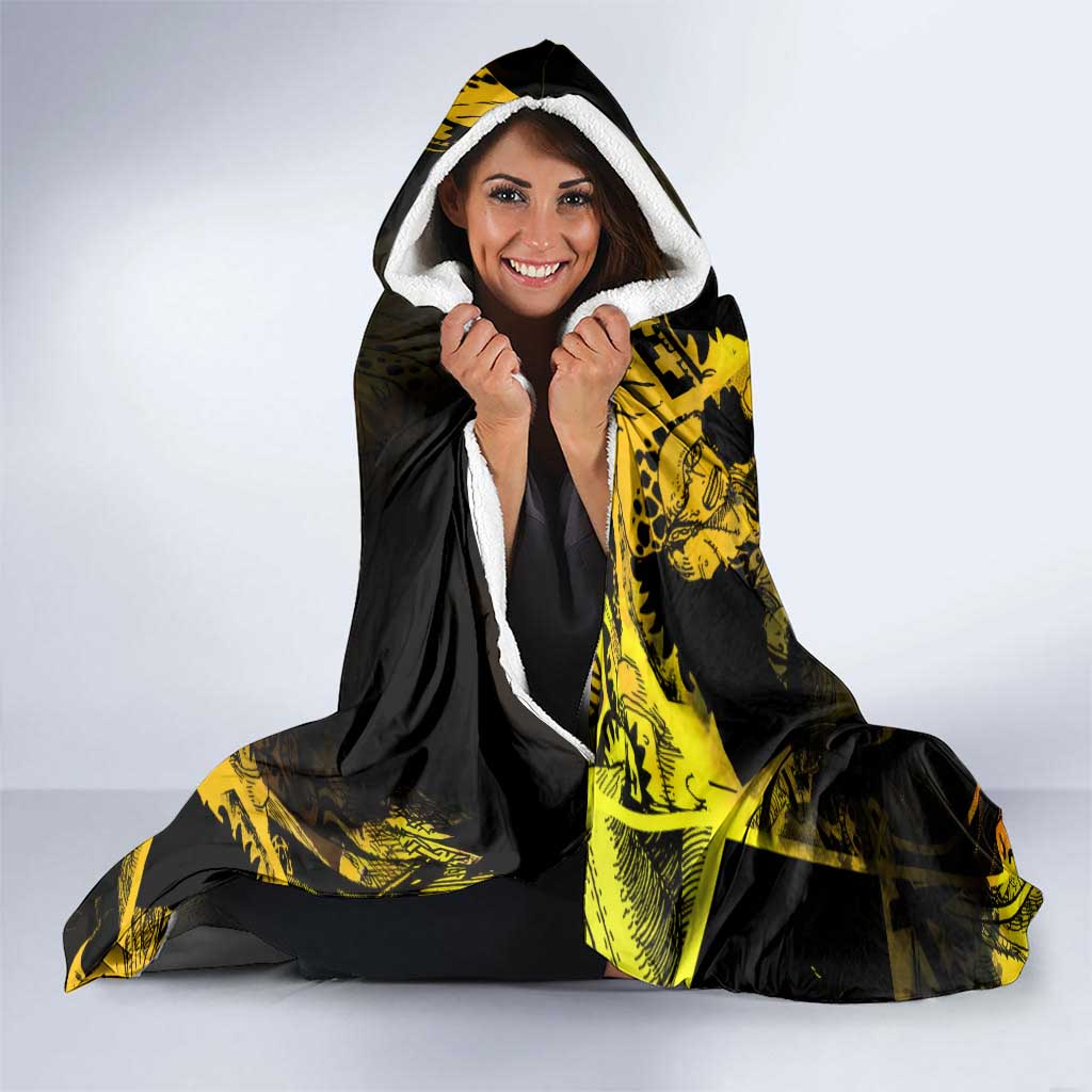 Trafalgar Law One Piece Yellow and Black Theme Hooded Blanket with Jolly Roger Symbol and Manga Panel Design - The Mazicc