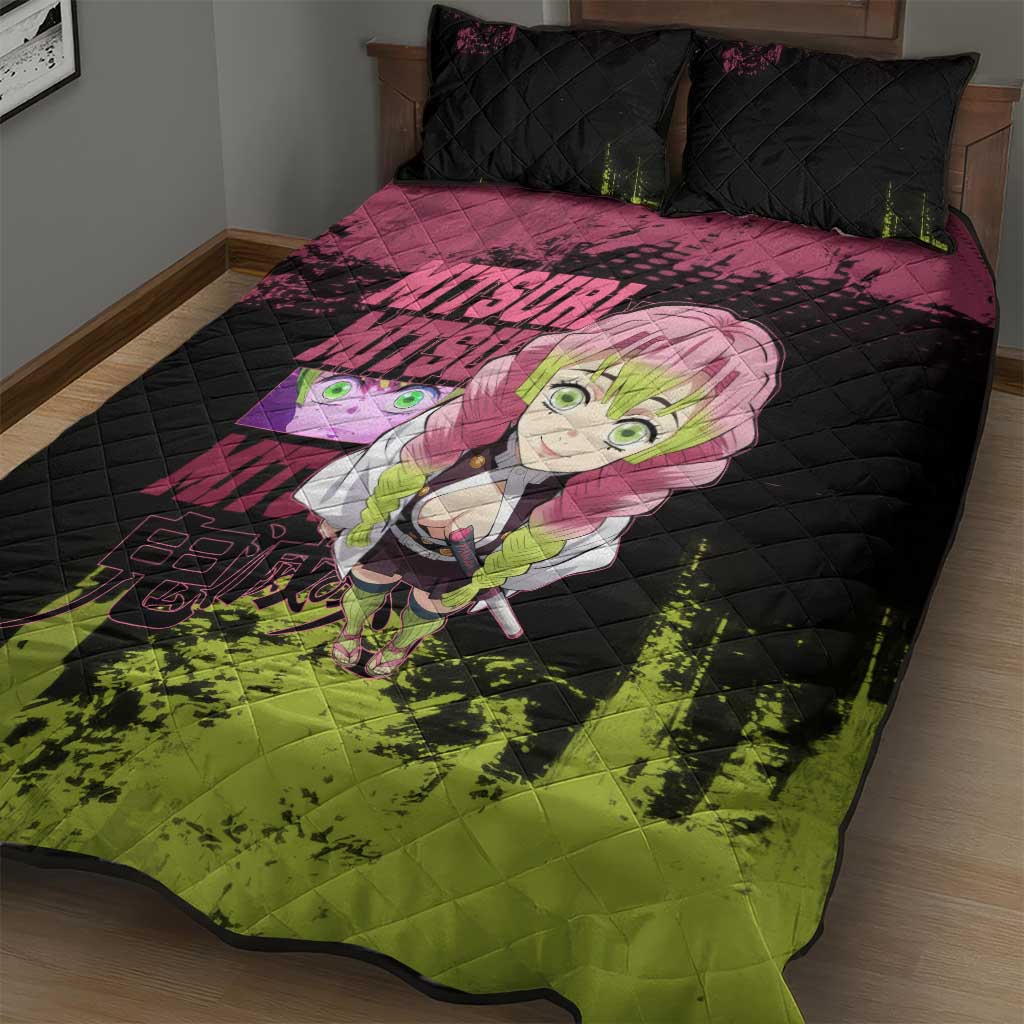 Mitsuri Kanroji Demon Slayer Pink and Green Grunge Design Quilt Bed Set with Heart Eyes and Playful Pose - The Mazicc