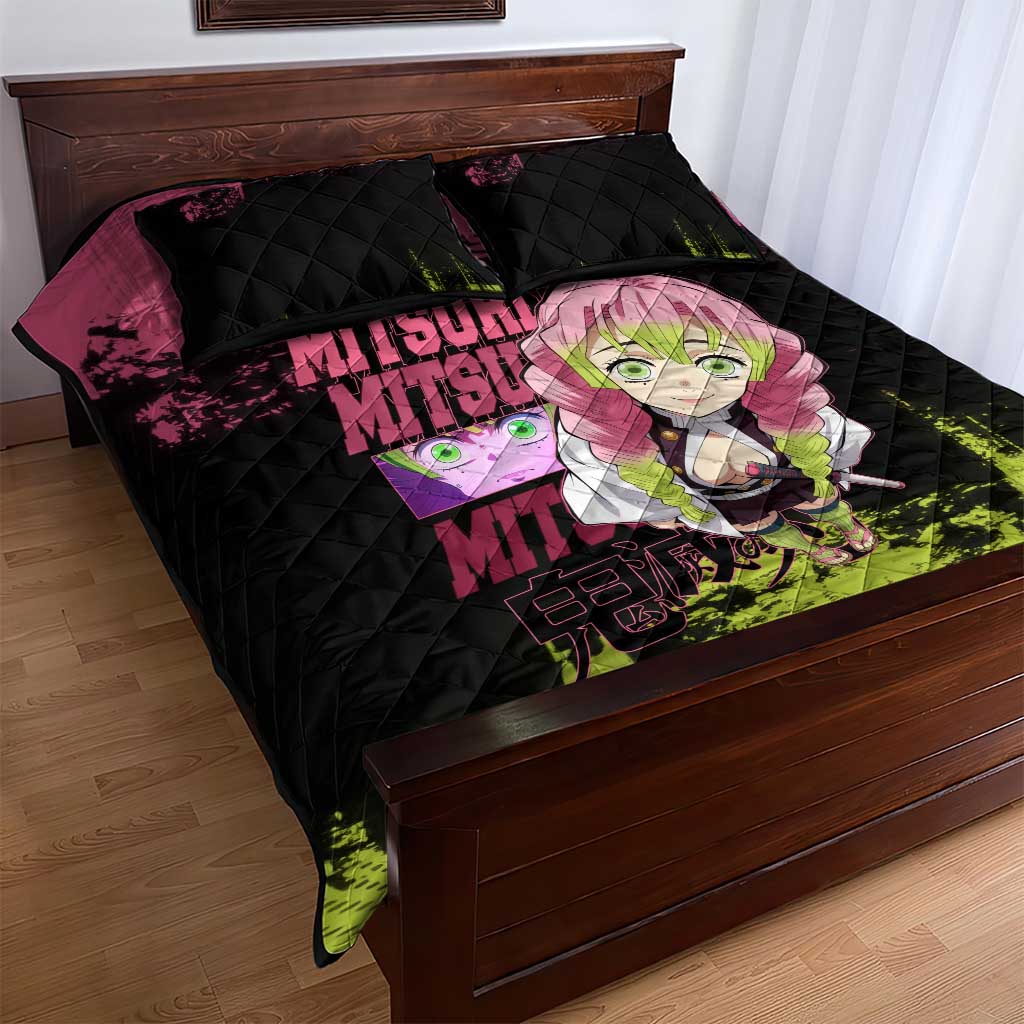 Mitsuri Kanroji Demon Slayer Pink and Green Grunge Design Quilt Bed Set with Heart Eyes and Playful Pose - The Mazicc