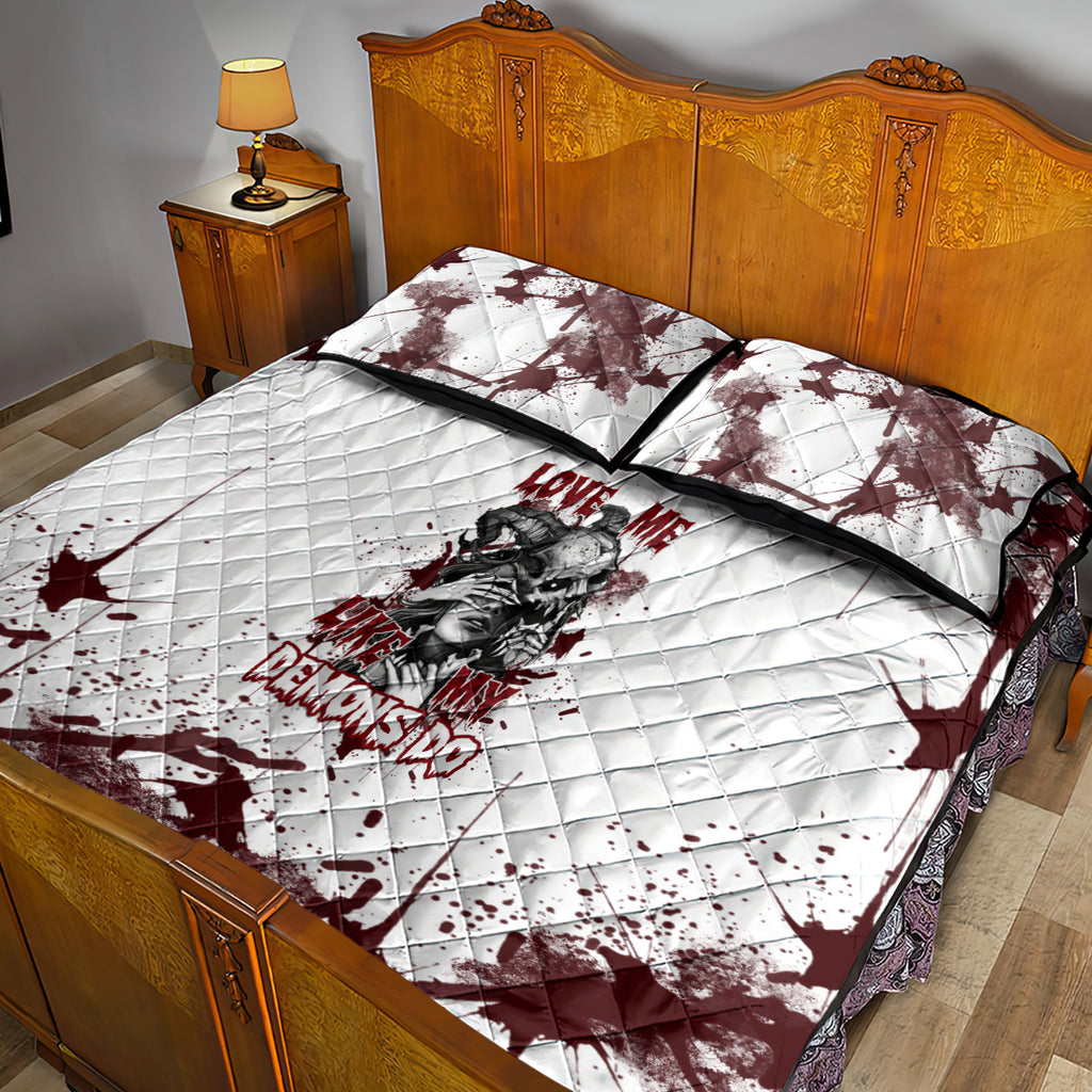 love-me-like-my-demons-do-skull-quilt-bed-set