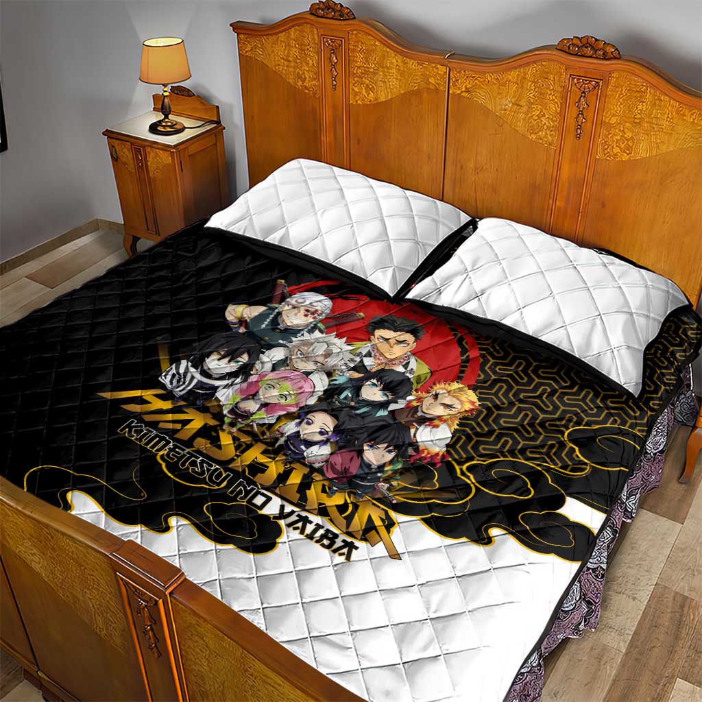 Demon Slayer Hashira Group Design Quilt Bed Set with Gold Cloud Pattern and Stylized Kanji Motif - The Mazicc