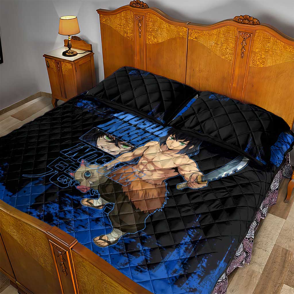 Inosuke Hashibira Demon Slayer Blue Grunge Design Quilt Bed Set with Boar Mask and Dual Sword Pose - The Mazicc