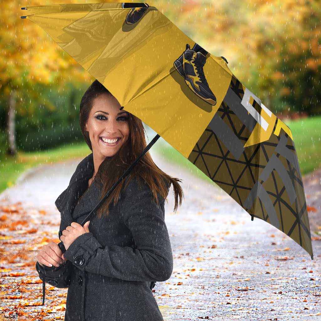 Trafalgar Law One Piece Basketball Theme Yellow and Black Design Umbrella with Heart Pirates Emblem and Action Pose - The Mazicc