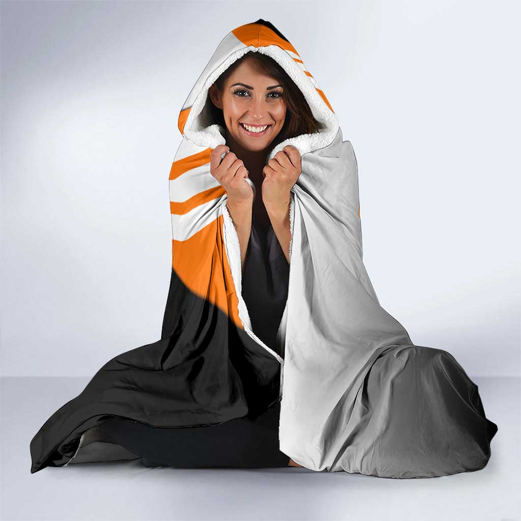 Ichigo Kurosaki from Bleach Hooded Blanket with Sword and Battle Ready Pose Design - The Mazicc