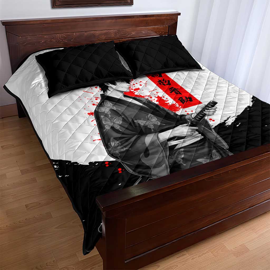 Shinsuke Takasugi Gintama Samurai Design Quilt Bed Set with Katana, Red Calligraphy and Oni Mask Art - The Mazicc