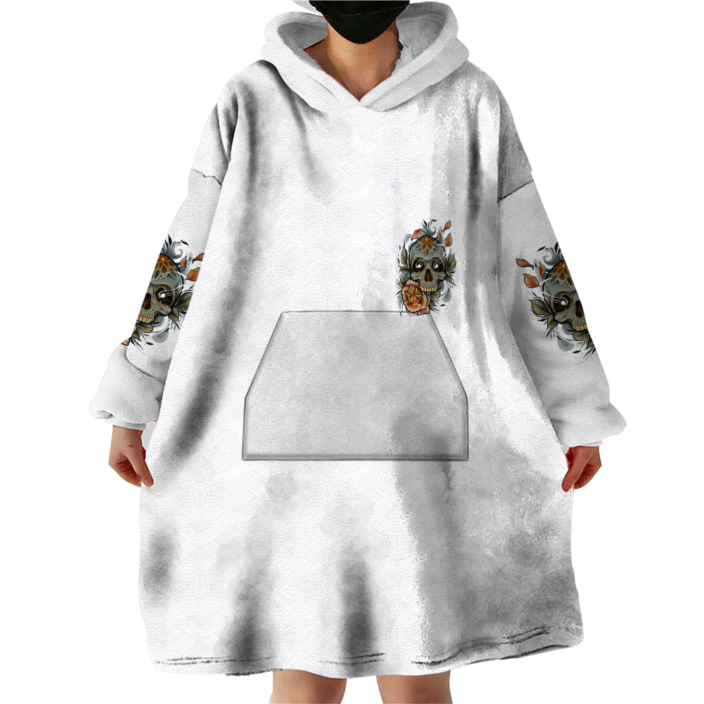 i-dont-need-a-middle-skull-wearable-blanket-hoodie